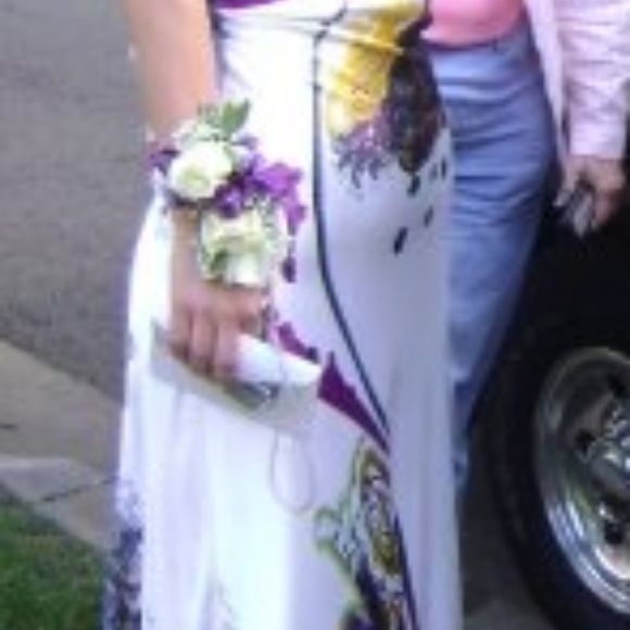 White Cache Prom Dress - Picture 7 of 8